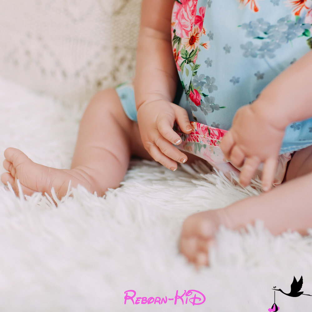 Все тело расписано мастером вручную.