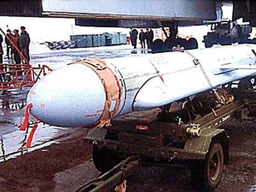 Крылатая ракета 55. Х-55 Крылатая ракета. Стратегическая Авиационная Крылатая ракета х-55. Х-555 стратегическая Крылатая ракета. Авиационной крылатой ракете х-55.