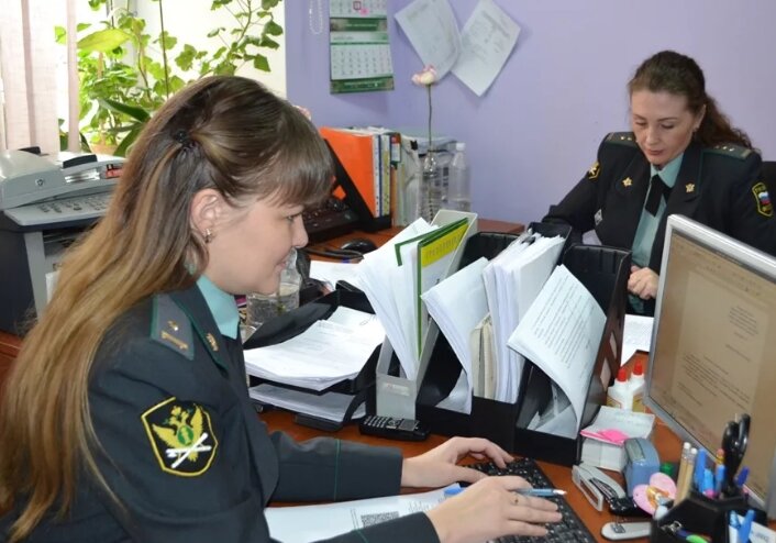 Судебные приставы