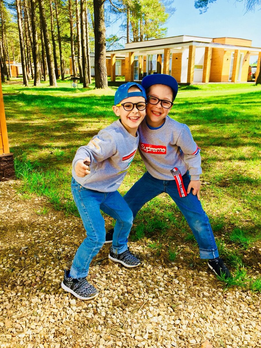 Наши мальчики. Фото из семейного архива.