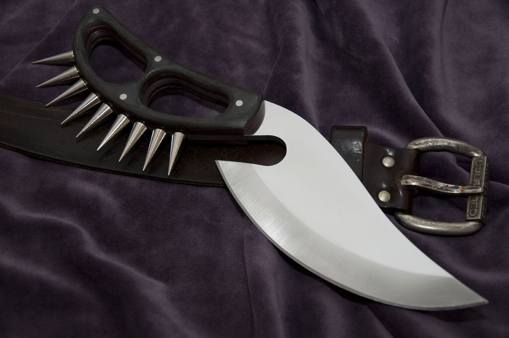 Нож-кастет «Cobra Night Slasher»  (ночной резчик).