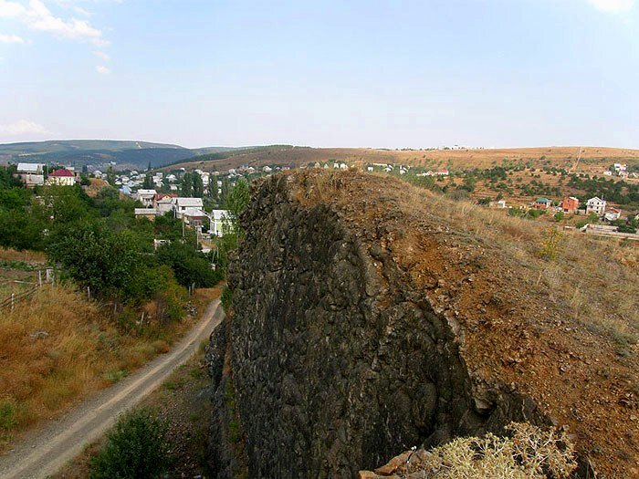 Самый древний вулкан в Крыму - Петропавловский