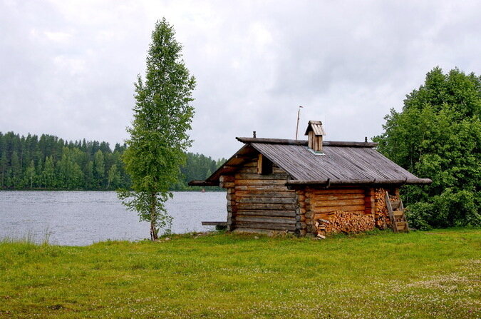 Баня на берегу реки