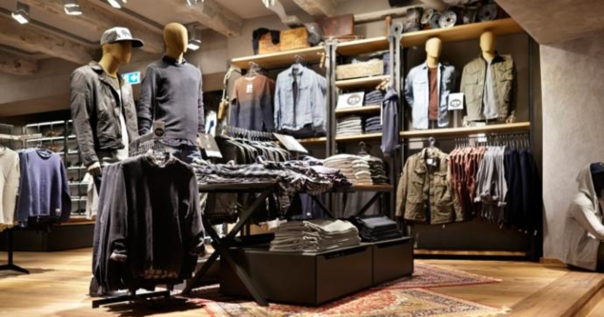 Заглянув в отдел мужской одежды, подумайте о своем гардеробе - может как раз здесь вы найдете то, что долго искали