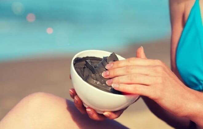  Ввиду роста популярности всего природного – натуральных кремов, натуральных масок, натуральных шампуней и остальных косметических веществ, заботящиеся о себе женщины выбирают средства и методы по уходу, которые не имеют в своем составе синтетических химических добавок, а также избегают агрессивного воздействия процедур на организм.