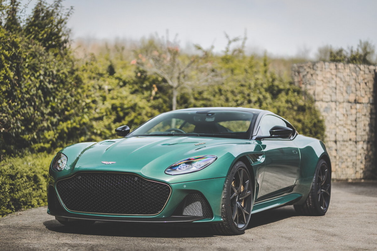 Астон Мартин DBS Superleggera