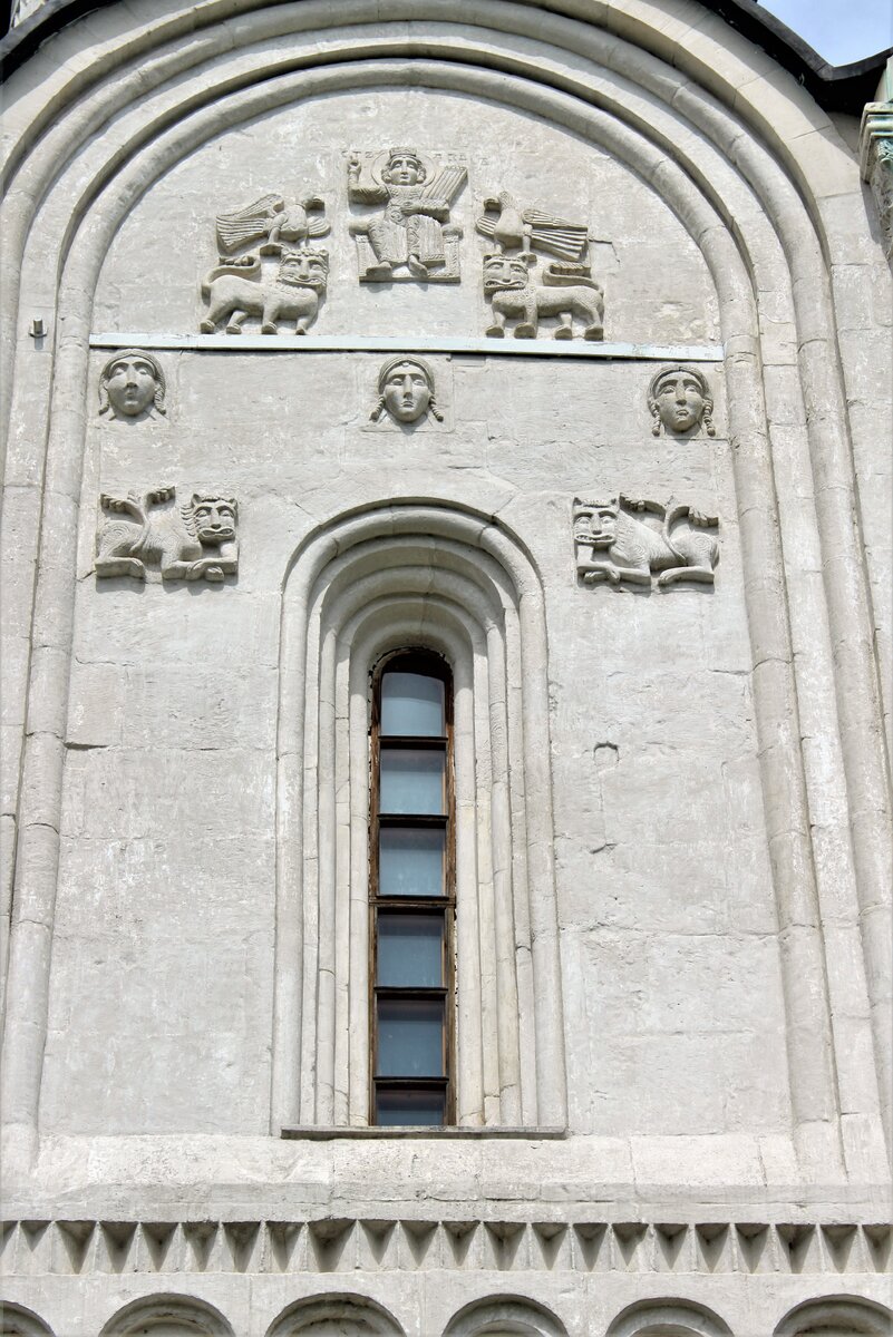 Церковь Покрова на Нерли декор