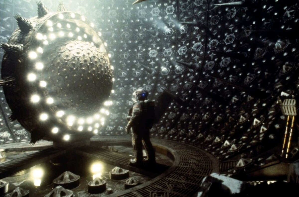 Кадр из кинофильма "Сквозь горизонт"