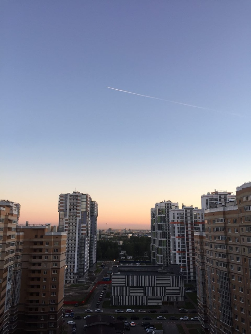 В этом микрорайоне он тоже продавал квартиры в новостройках