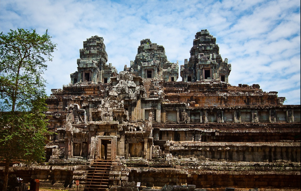         Храм Ангкор                                                                                                                                                                                           