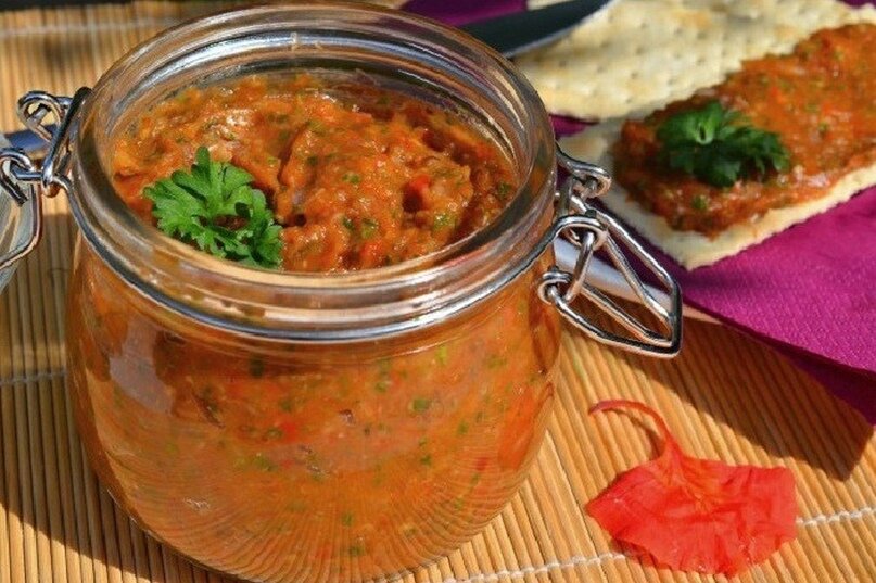 Вкусная и простая баклажанная икра на зиму. Кабачковая и баклажанная икра. Баклажанная икра пальчики оближешь. Кабачковобаклажановая икра. Пиканто баклажанная икра.