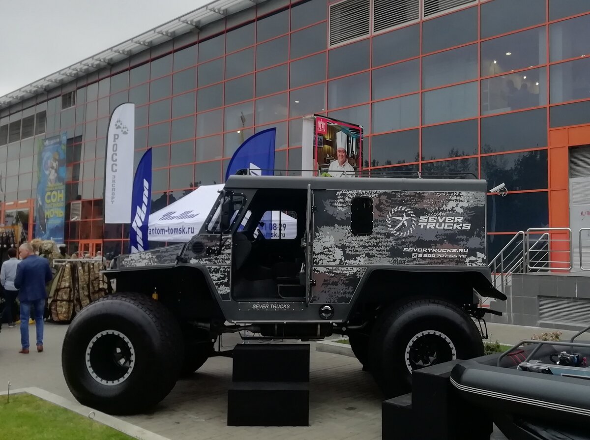 Кузов у вездехода трехдверный