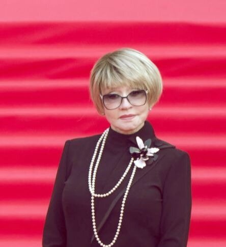 Вера Алентова