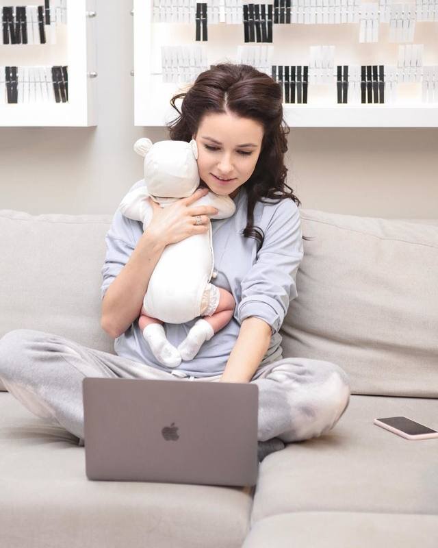 Телеведущая Ирена Понарошку