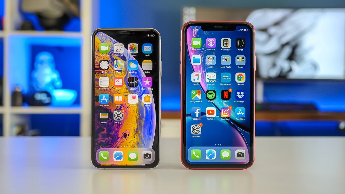 Против айфонов. Iphone XS vs XR. Iphone x vs XR. Айфон 10x,XR,XS,XS Max. Iphone x iphone XR.