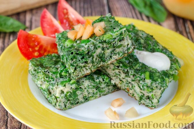 яйца, шпинат, зелень петрушки, зелень укропа, лук зелёный, масло сливочное, соль, перец чёрный молотый