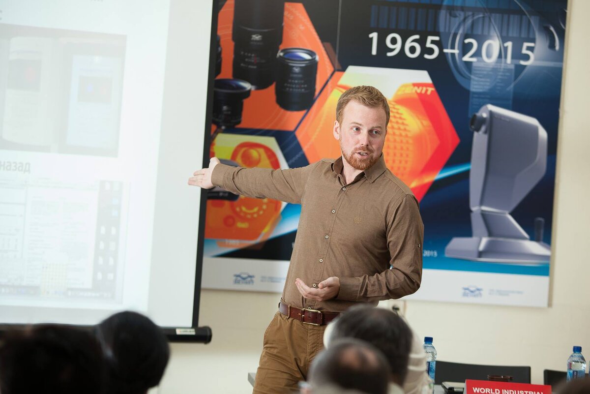 ДОКЛАД НА ПРАЗДНОВАНИИ ВСЕМИРНОГО ДНЯ ПРОМЫШЛЕННОГО ДИЗАЙНА 2015 (WORLD INDUSTRIAL DESIGN DAY 2015), ПРОВЕДЁННОГО ВНИИТЭ. ИСТОЧНИК: FACEBOOK