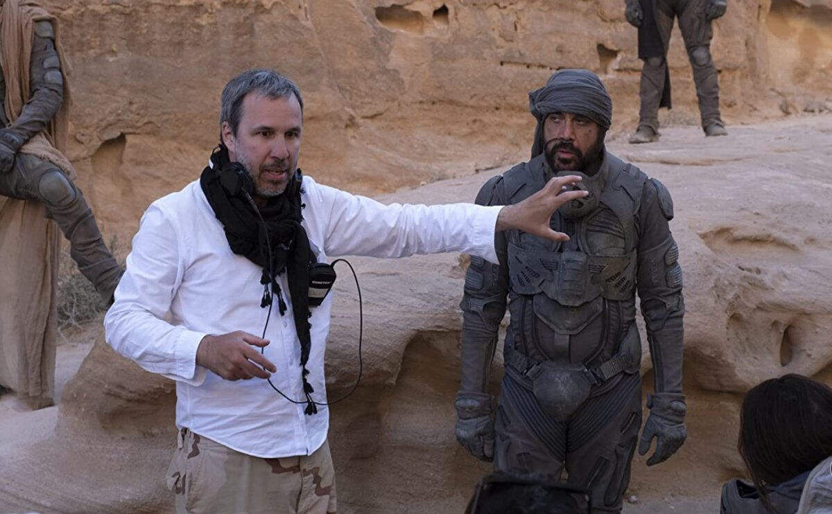 Javier Bardem and Denis Villeneuve in Dune (credit IMDB)