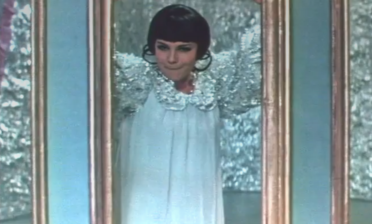 Кадр из фильма «Король-олень» — киностудия имени Горького в 1969 году, реж. Павел Арсенов. В кадре Валентина Малявина