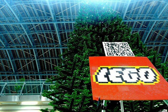 Ёлка из лего в Лондоне 2011г.