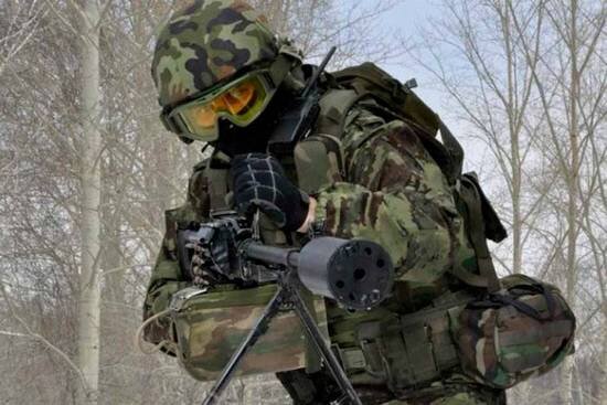 Боец с пулеметом АЕК-999