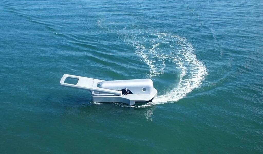   Zipper Motorboat