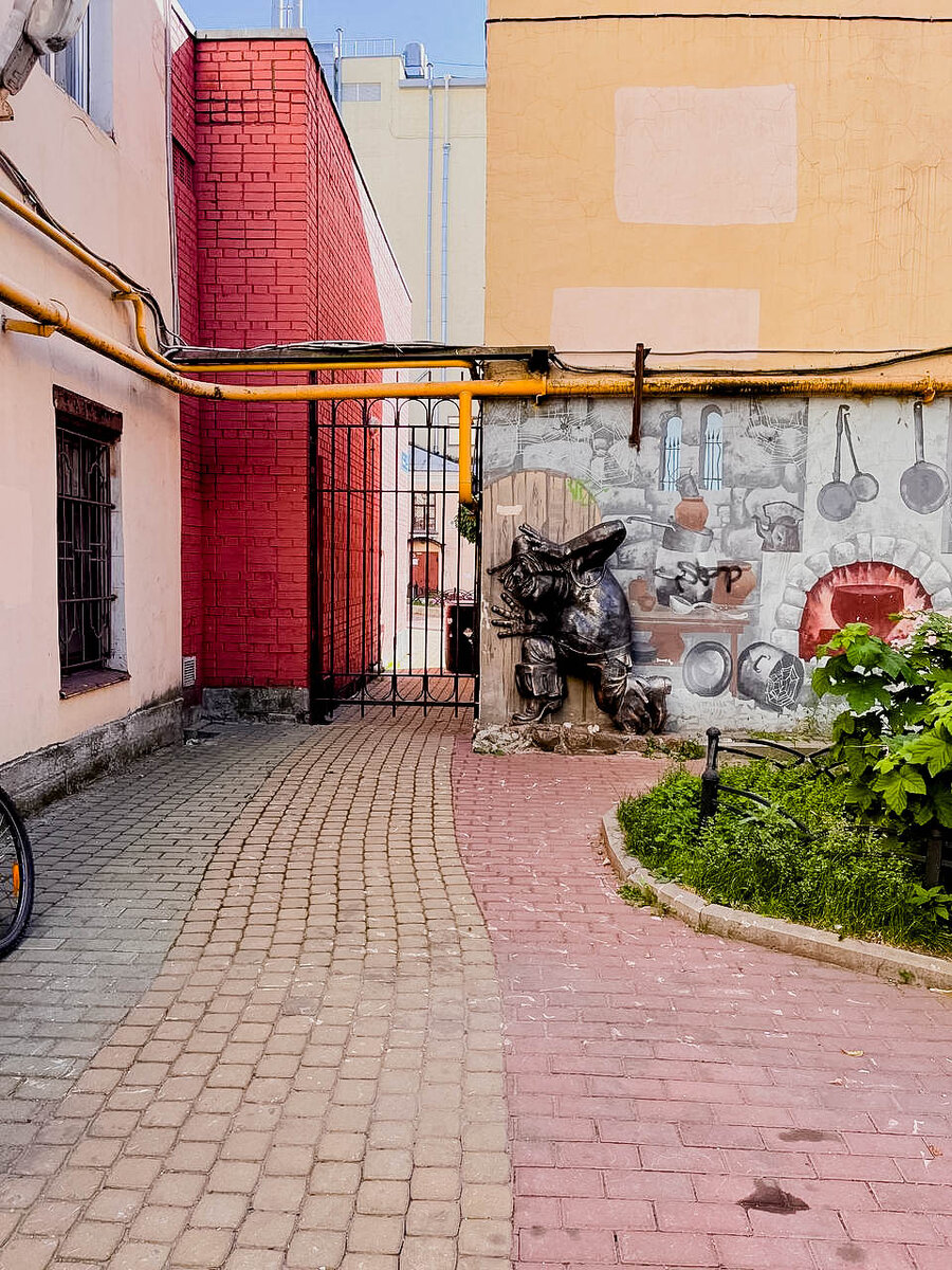 Изумрудный город (ул. Правды, 2–8)