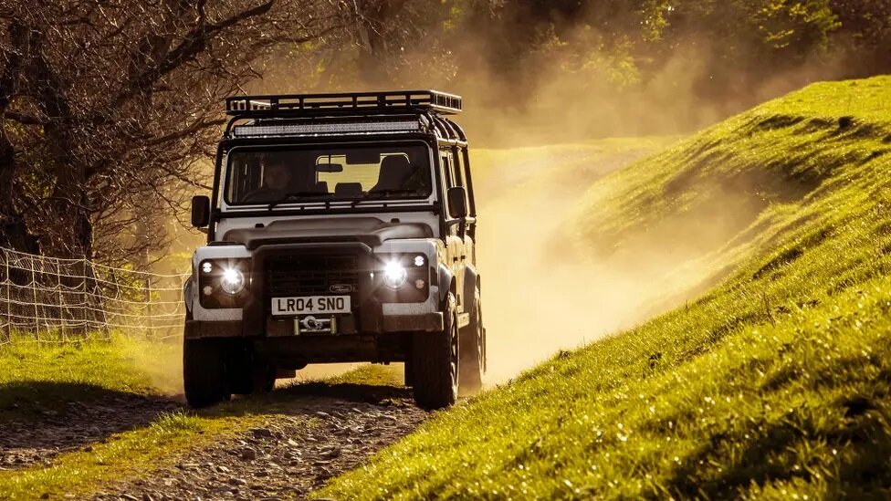 Автомобили Classic Defender Works V8 Trophy II поставляются со специальными обновлениями.