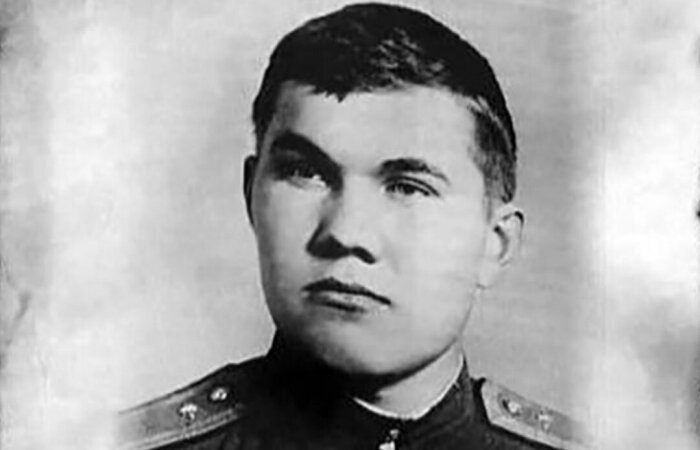  Александр Лебедь в молодости. / Фото: www.biografii.net