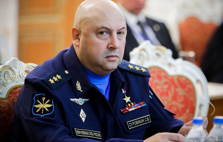    Депутат Соболев назвал отставку Суровикина «вероятной правдой»