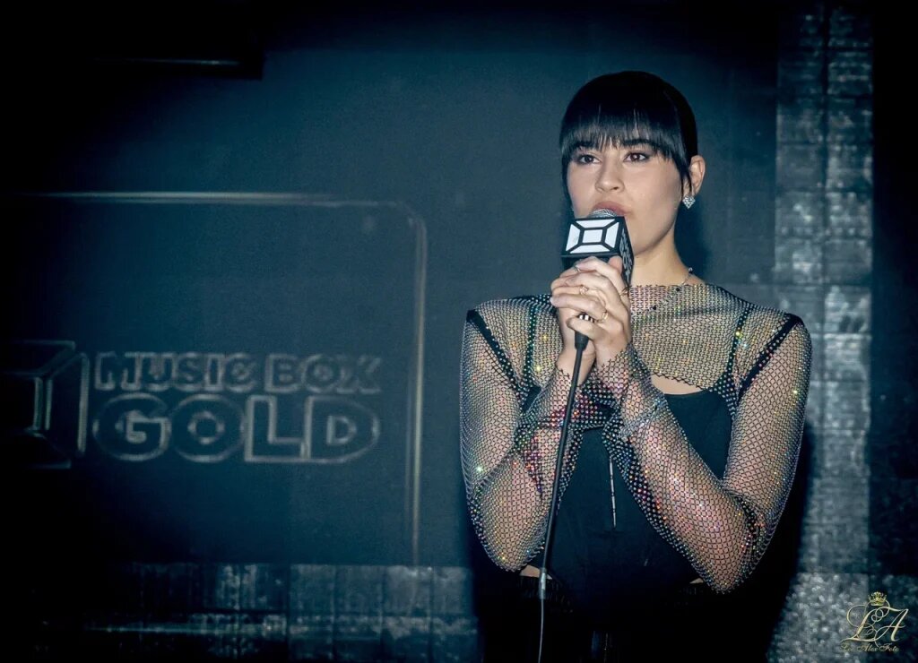 Премьера клипа. Tess промо. Сергей зверев алла music box. Горячий premier. Горячий premier.