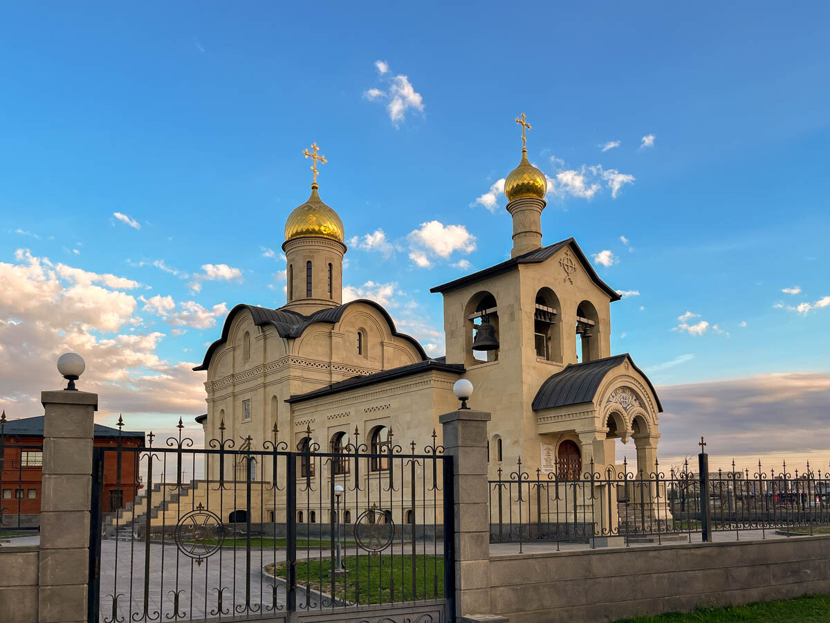 Проспект Адмирала Исакова, 15/26