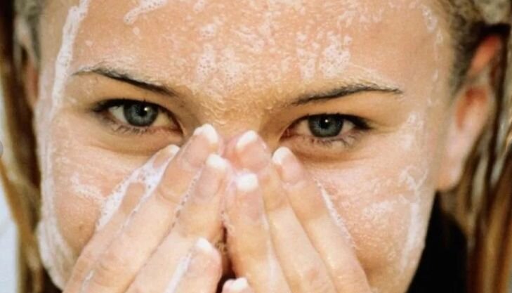 Можно ли умываться хозяйственным мылом каждый день и как правильно это делать