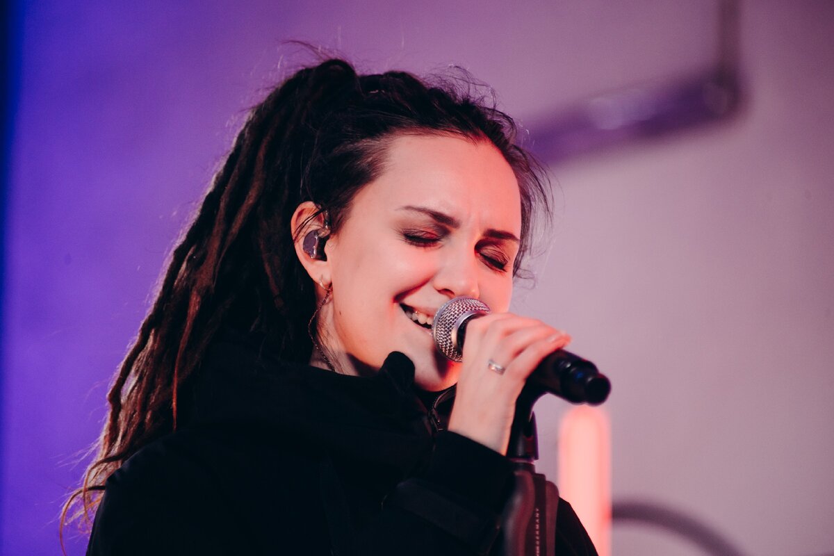 Екатерина Бардыш (группа DRUMMATIX). Фото: фестиваль «ЗАРЯ Z»