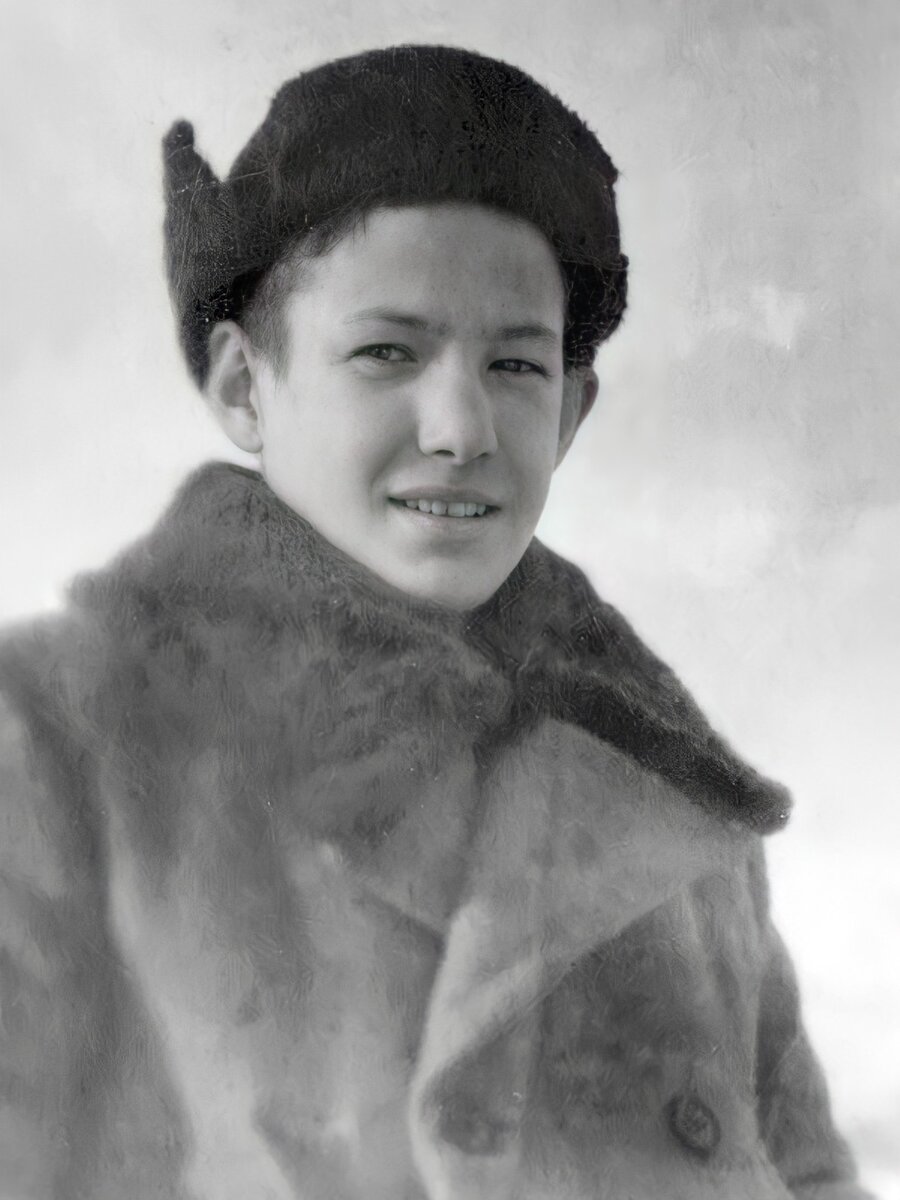 Борис ельцин в молодости фотографии
