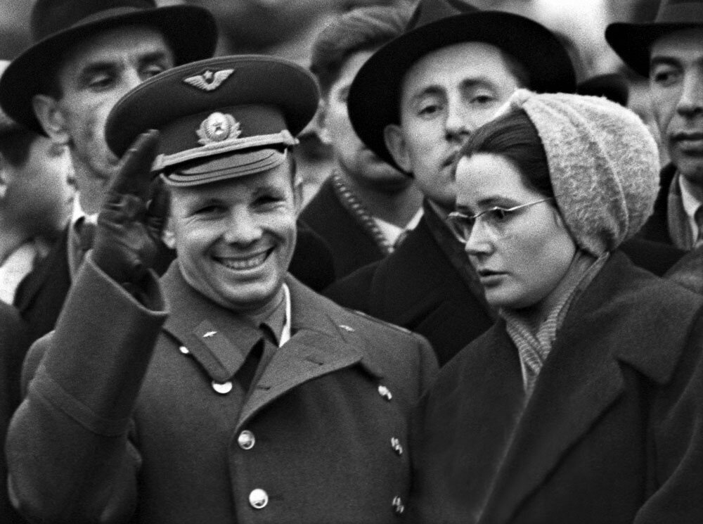 Гагарин семья жена