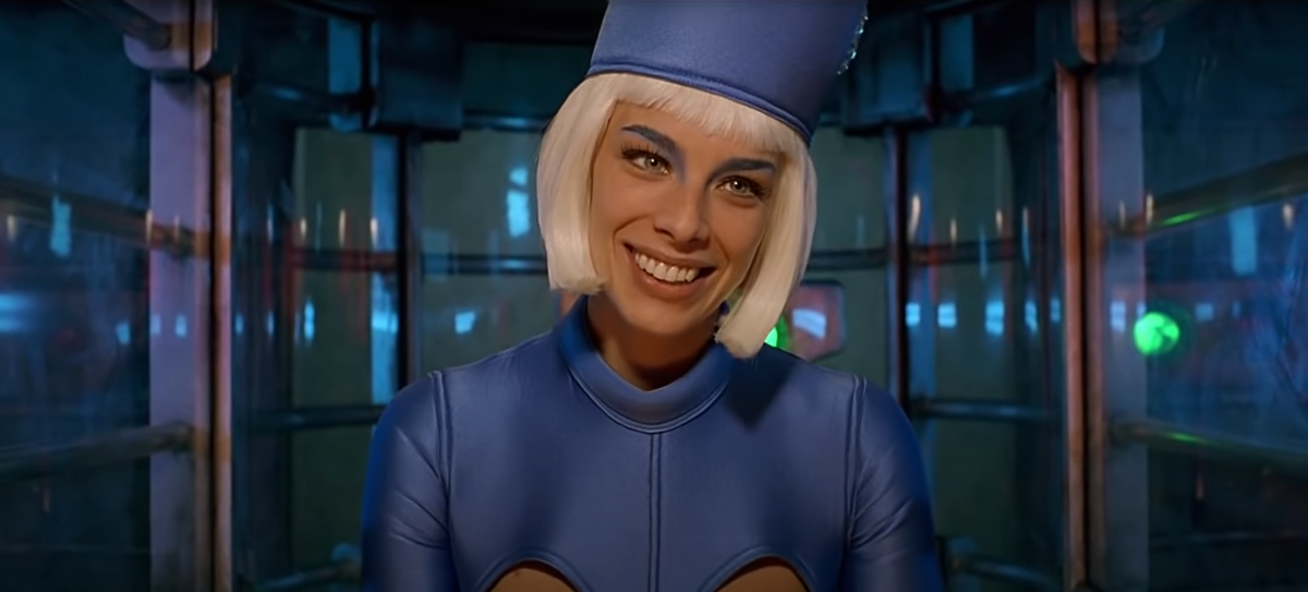 кадр из фильма "Пятый элемент"