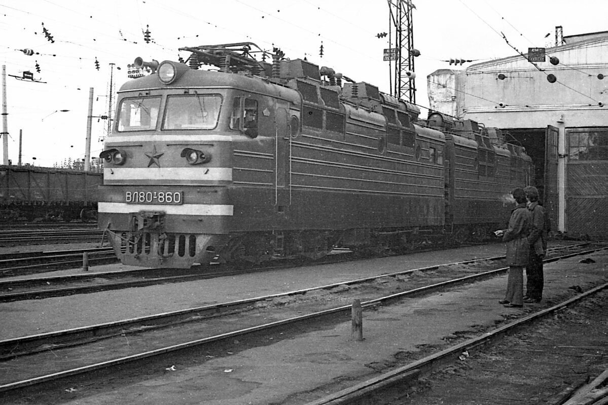 Электровоз ВЛ80Т-860 