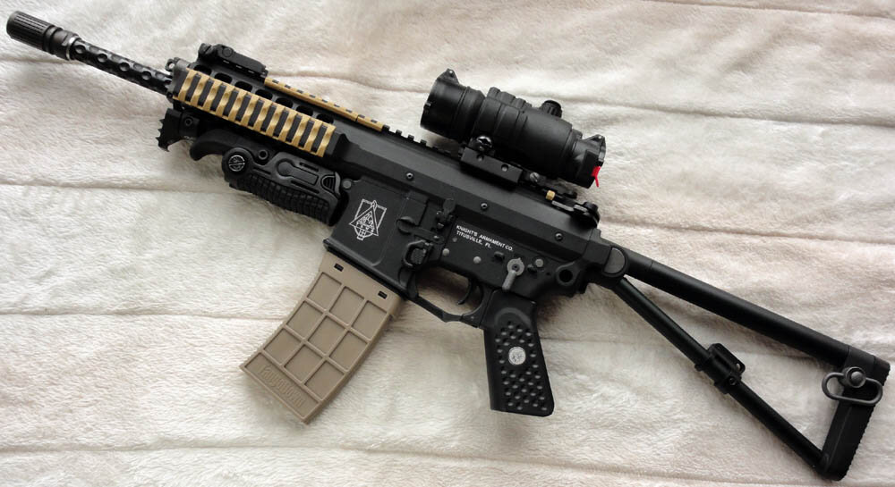 Сочетая в себе лучшие элементы пистолета-пулемета и штурмового оружия, KAC PDW намерена заполнить нишу рынка для спецназа и войск материально-технического обеспечения.