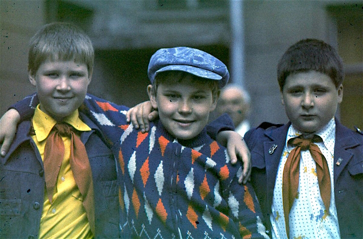 Комсомол спасёт - братва прикроет ☻