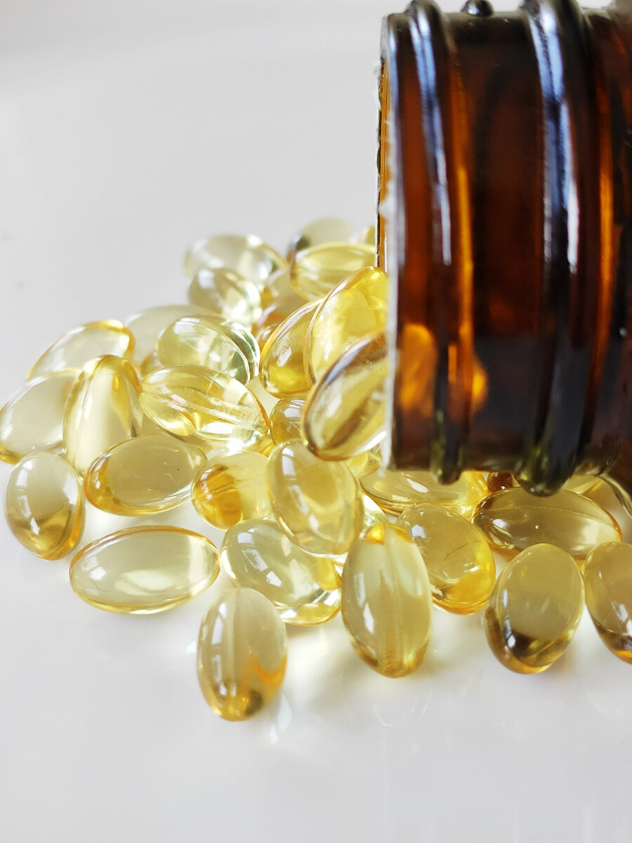 Витамин Д помогает поддерживать здоровое состояние костей, благодаря увеличению абсорбции кальция в кишечнике. 