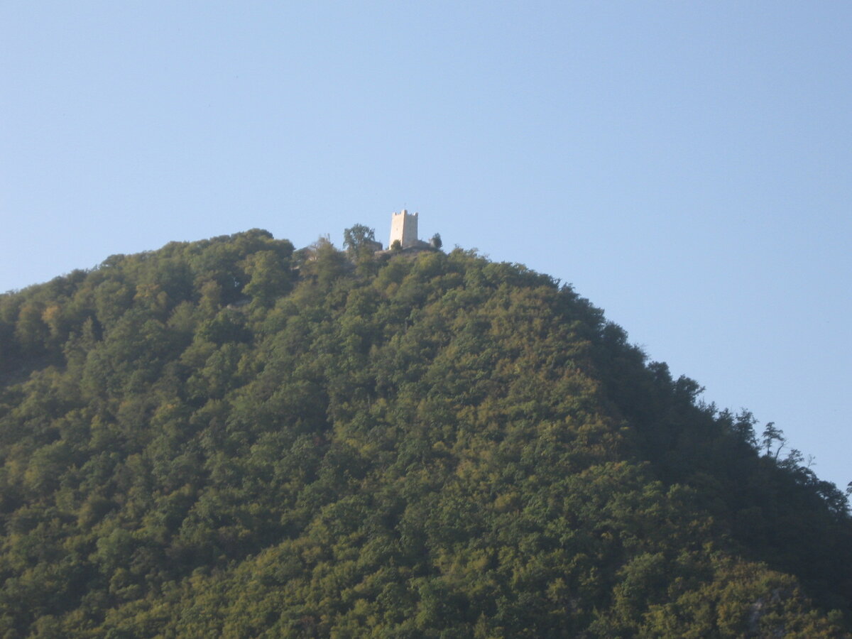 Личное фото автора статьи вид на Иверскую гору и восстановленную Восточную башню