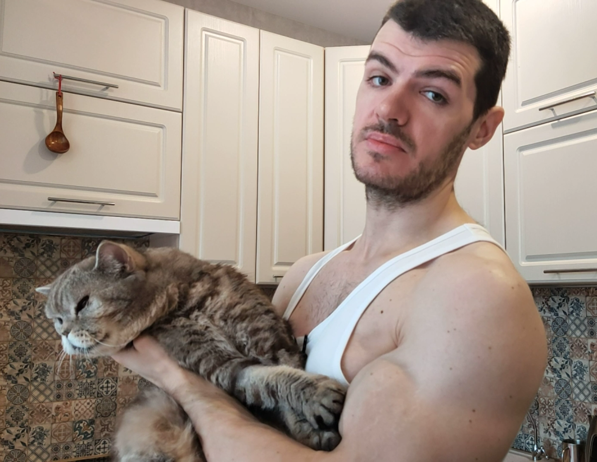 Фото автора. Искал фото с подходящим выражением лица для статьи, вроде нашел 😁