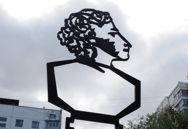 Памятный знак в Пушкинском сквере на улице Тухачевского https://szao.mos.ru/presscenter/news/detail/8288051.html?sphrase_id=283941446