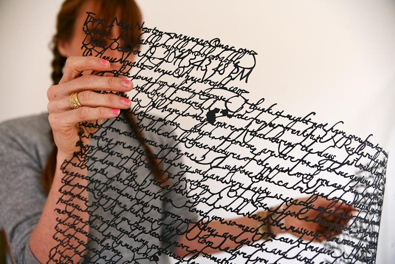 писал странно