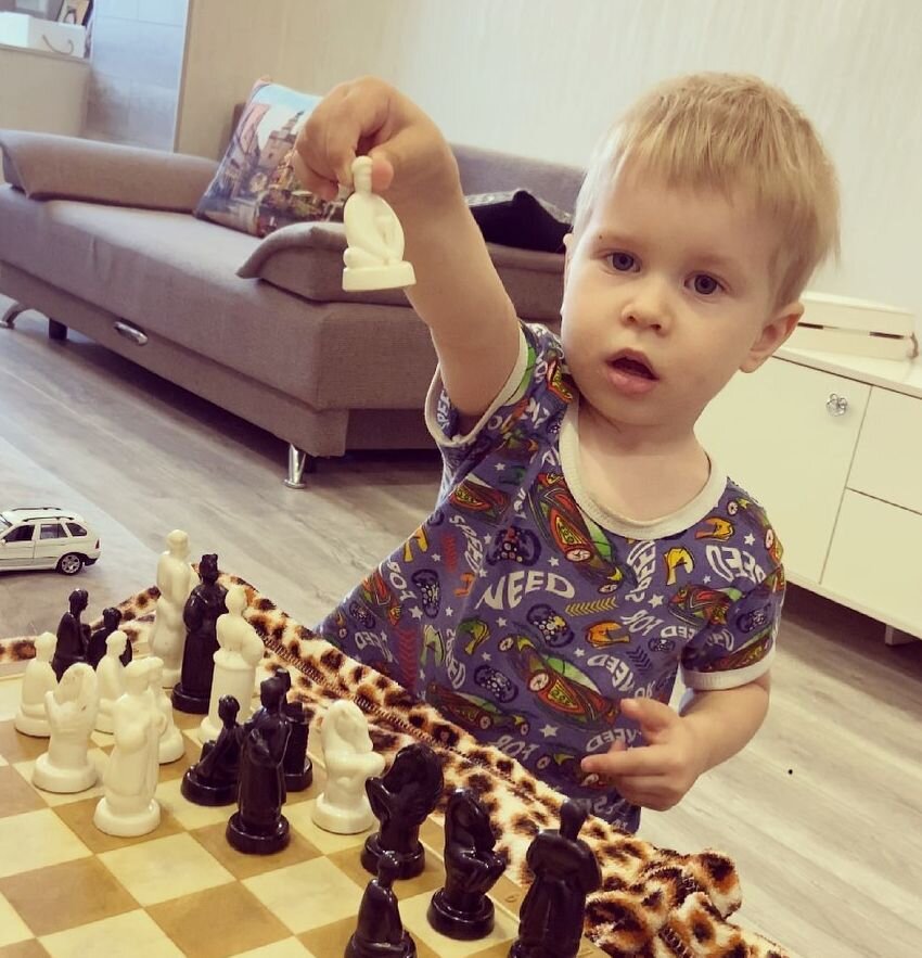 Делу время, потехе час: В какие настольные игры мы играем с внуком