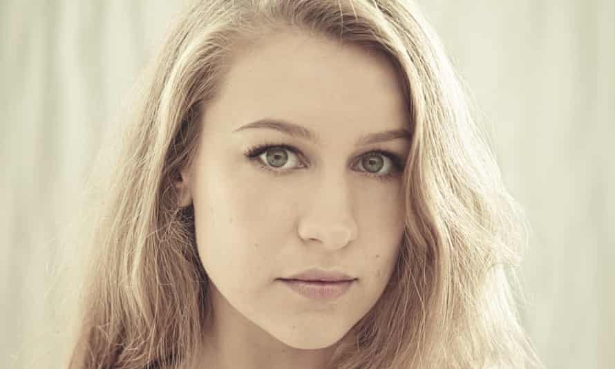 "Я не знаю, что означает фраза "Я - морж", но не злюсь на The Beatles на то , что они это никак не объясняют": фото Джоанны Ньюсом в Лондоне для The Observer