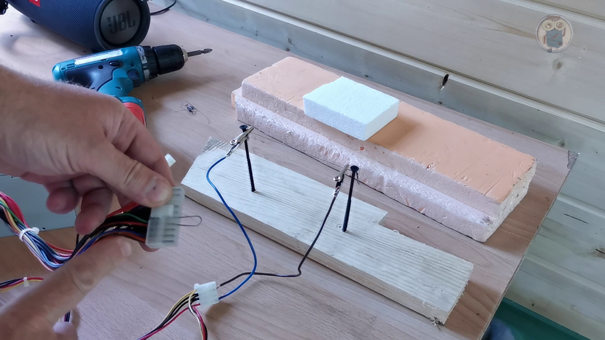 Homemade Styrofoam hot wire cutter 