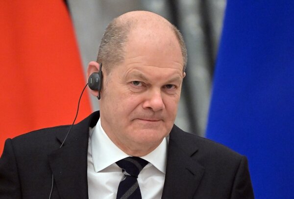Канцлер ФРГ Олаф Шольц на пресс-конференции по итогам встречи с президентом РФ Владимиром Путиным 15 февраля 2022. 