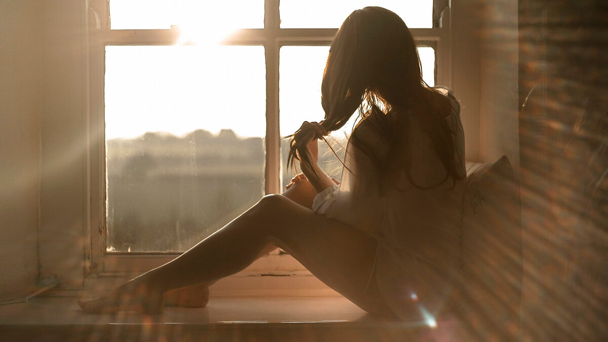 Её голос становился мелодичным, а походка и движения гармоничны. 